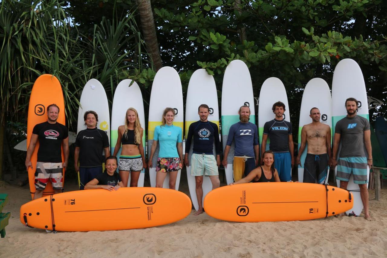 Готель Surf'N Lanka - Surf School Велігама Екстер'єр фото